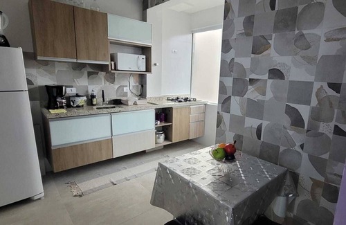 Embare Apartment | Cozy Retreat with Spa and Breakfast Near Attractions