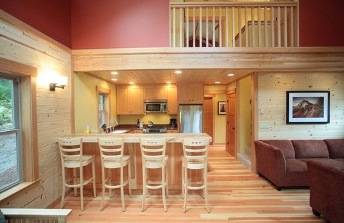 Manzanita House | Kid-Friendly Bunkhouse & Oceanfront Retreat for Adults