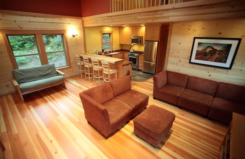 Manzanita House | Kid-Friendly Bunkhouse & Oceanfront Retreat for Adults