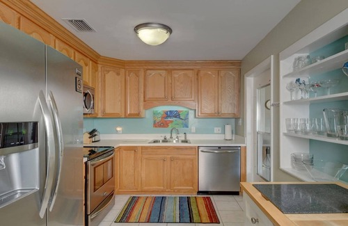 Stuart Cottage | Cozy Stuart Cottage with Ocean Views and Pet-Friendly Stay