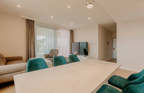 Opatija Apartment | Indulge in a Super Deluxe Suite with Terrace and Sea View