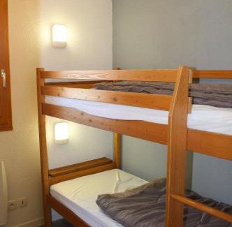 Saint-Etienne-en-Devoluy Apartment | Inviting Super Devoluy T2 with South-Facing Balcony