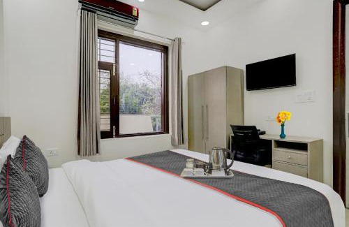 Sector 70 Hotel | Discover the Super Collection O Four Seasons Hotel Stay