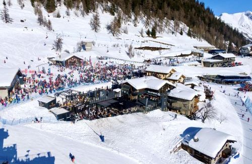 Plan Checrouit Hotel | Relax at Super G: Spa & Family-Friendly Retreat