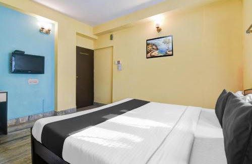 Alipur Hotel | Pet-Friendly Kalighat: Family Retreat with Restaurant Amenities
