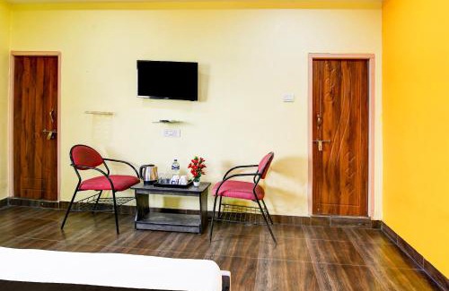 Mukundapur Hotel | Welcoming OYO Laxmi Guest House in Daspara