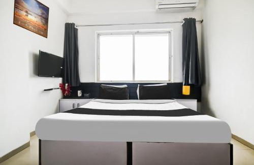 Rau Hotel | Budget-Friendly OYO Hotel Indraprasth - Family Welcoming