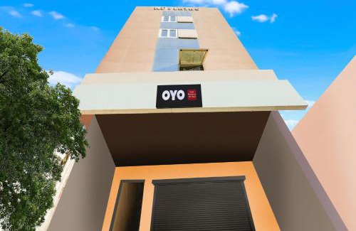 Sainik Farm Hotel | Budget-Friendly OYO Saket Residency KD Plaza Near Metro