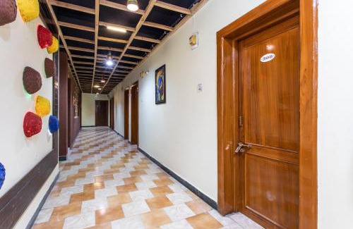 Dewas Hotel | Guest Rated: 9.2 at Hotel Santushti with Family-Friendly Amenities