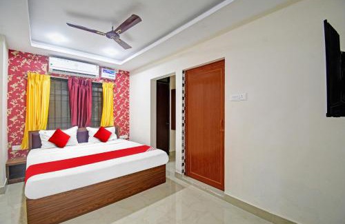 Cuttack Hotel | Inviting Aarvi Palace: Family-Friendly Stay with Kitchen Access
