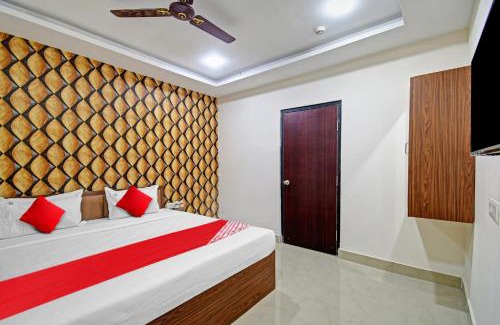 Cuttack Hotel | Inviting Aarvi Palace: Family-Friendly Stay with Kitchen Access