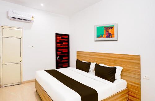 Sahibabad Hotel | Top-Rated Family-Friendly Stay at Super OYO THE SIDHARTHA