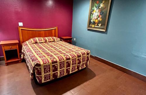 Pomona Hotel | Pet-Friendly Retreat at Super Inn Motel, Downtown Pomona