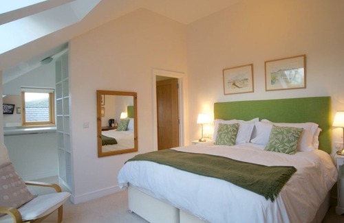 Newcastle Bed & Breakfast | Guest Rated 10/10: En-Suite Room with Family-Friendly Amenities