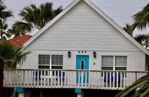 South Padre Island House | Prime Beachside Location with Ocean View and Breakfast