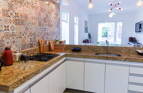 Caraguatatuba House | Inviting New House with Pool, Barbecue & Ocean View