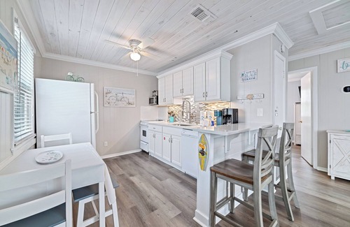 Gulf Shores Cottage | Quiet Beach Cottage with Pool & Spa - Guest Rated 10/10