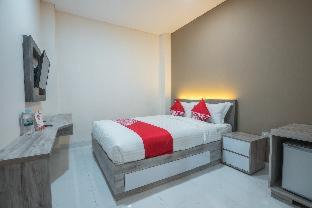 Tanjung Duren Utara Hotel | Budget-Friendly Stay at OYO 1487 Residence Khoe