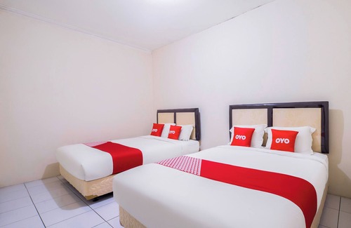 Tanjung Duren Utara Hotel | Budget-Friendly Stay at SUPER OYO 160 Lontar Residence