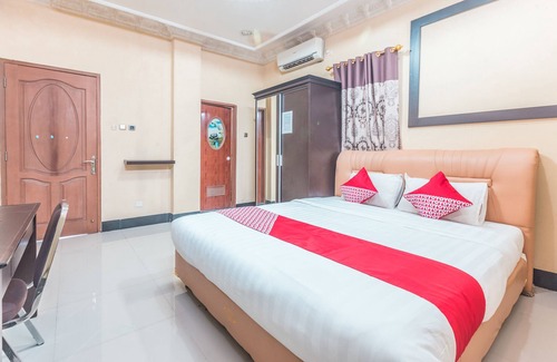 Cibinong Hotel | Budget-Friendly Fallinda Hotel: Breakfast & Family Fun Await!