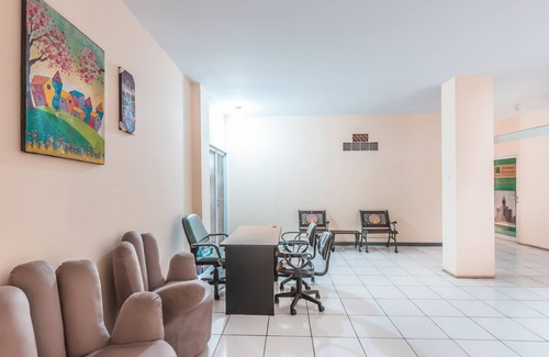 Menteng Hotel | Budget-Friendly Stay at Super OYO 1868 J&b Room Pramuka