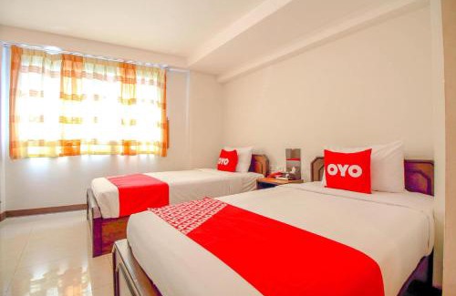Wat Bowon Niwet Hotel | Convenient OYO 484 Pannee Residence with Family Amenities