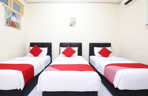 Kampung Kijing Hotel | Budget-Friendly Super OYO 89640 Hotel Pelangi Marang