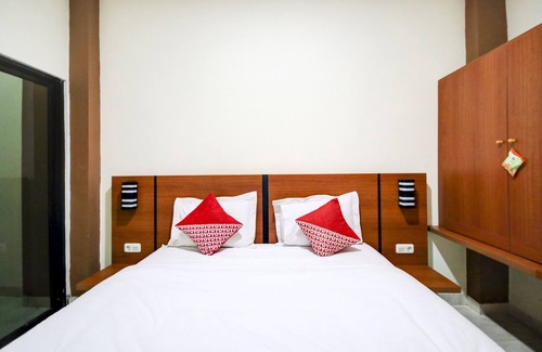 Medan Hotel | Family-Friendly Stay at Super OYO 90341 Sean's Residence