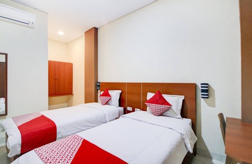 Medan Hotel | Family-Friendly Stay at Super OYO 90341 Sean's Residence