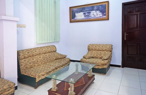 Tulungagung Hotel | Budget-Friendly Stay at OYO 92965 Trisna Patihan Resort
