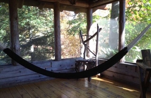 New Post Cabin | Tranquil Log Cabin Retreat with Spectacular Lake Views