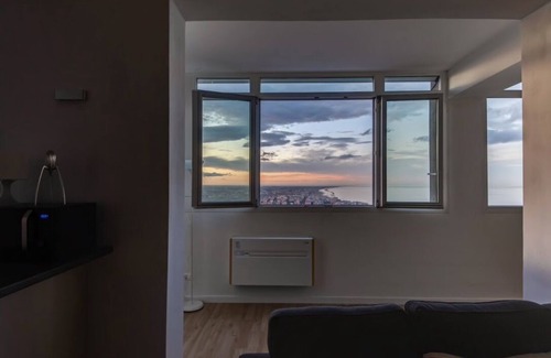 Rimini House | Oceanfront Penthouse with Pool & Spa - Guest Rated 8/10