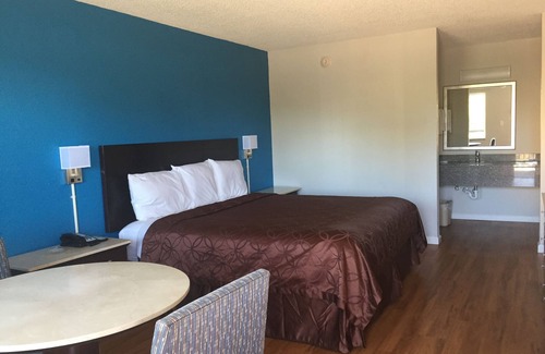 North Little Rock Hotel | Budget-Friendly Super Stay Inn with Family Amenities