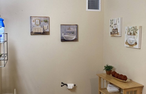 Allyn Apartment | Top Rated Super Studio in Allyn for Families
