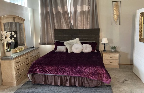 Allyn Apartment | Top Rated Super Studio in Allyn for Families