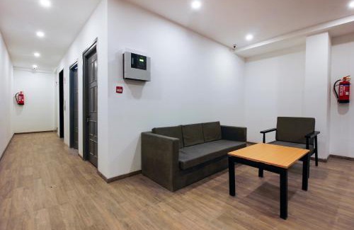 Hyderabad Hotel | Discover Townhouse RCC Elite: 4-Star Stay with Key Amenities