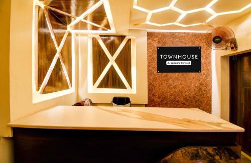 Varanasi Hotel | Super Townhouse Varanasi Railway Junction