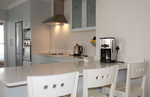 Jeffreys Bay House | Ocean View Retreat at Super Tubes Guesthouse, Rated 9.2