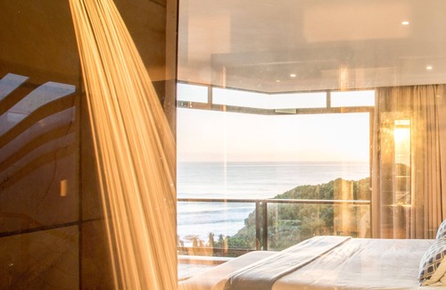 Jeffreys Bay House | Ocean View Retreat at Super Tubes Guesthouse, Rated 9.2