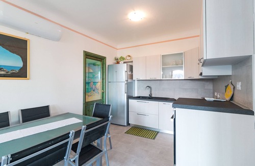 Cala Gonone Apartment | Cozy Cala Gonone Retreat with Garden Near the Beach