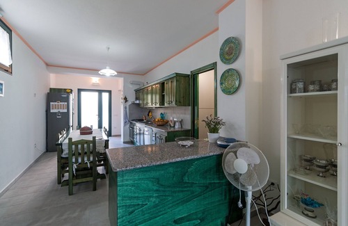 Cala Gonone Apartment | Cozy Cala Gonone Retreat with Garden Near the Beach