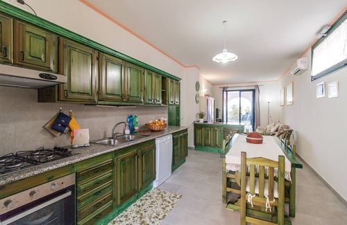 Cala Gonone Apartment | Cozy Cala Gonone Retreat with Garden Near the Beach