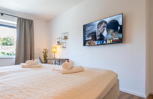 Innenstadt Apartment | Central Location with Family-Friendly Amenities in Renovated Space