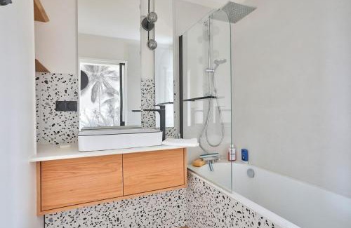 Bois Blancs Apartment | Superb 1BR flat on the Bois Blancs district