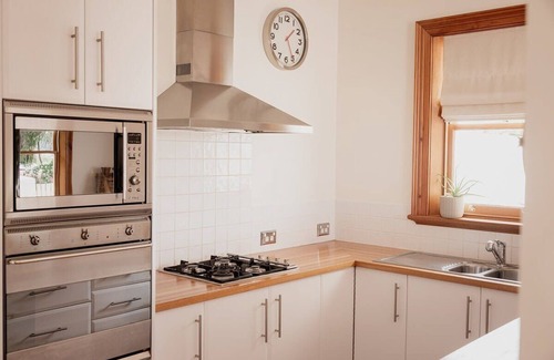 Battery Point House | Superb 2 bedroom home only steps from Salamanca
