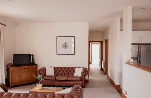 Battery Point House | Superb 2 bedroom home only steps from Salamanca