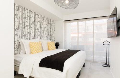 Cannes City Centre Apartment | Ideal 2-Bedroom Retreat Next to Martinez Hotel - Rated 9/10