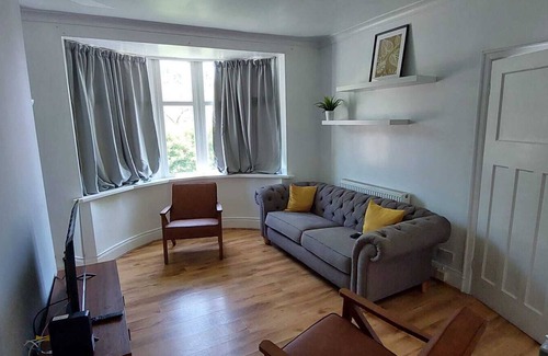 Wolverhampton House | Family-Friendly 3-Bed House in Wolverhampton Awaits You