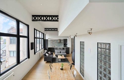 Tourcoing Apartment | Inviting 3-Bedroom Duplex Loft with Parking & Spa Amenities