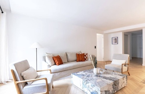 8th Arrondissement Apartment | Superb 3-Bedroom Stay Facing Madeleine/St Honoré